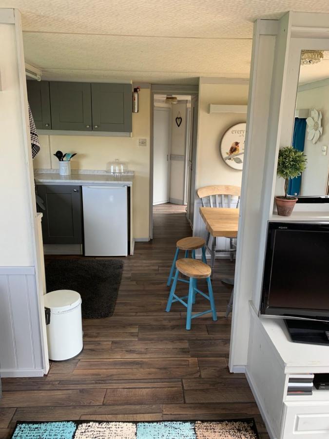 Byre Cottages & Log Cabin Cardigan Luaran gambar