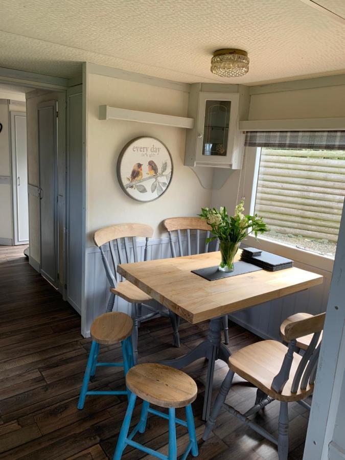 Byre Cottages & Log Cabin Cardigan Luaran gambar