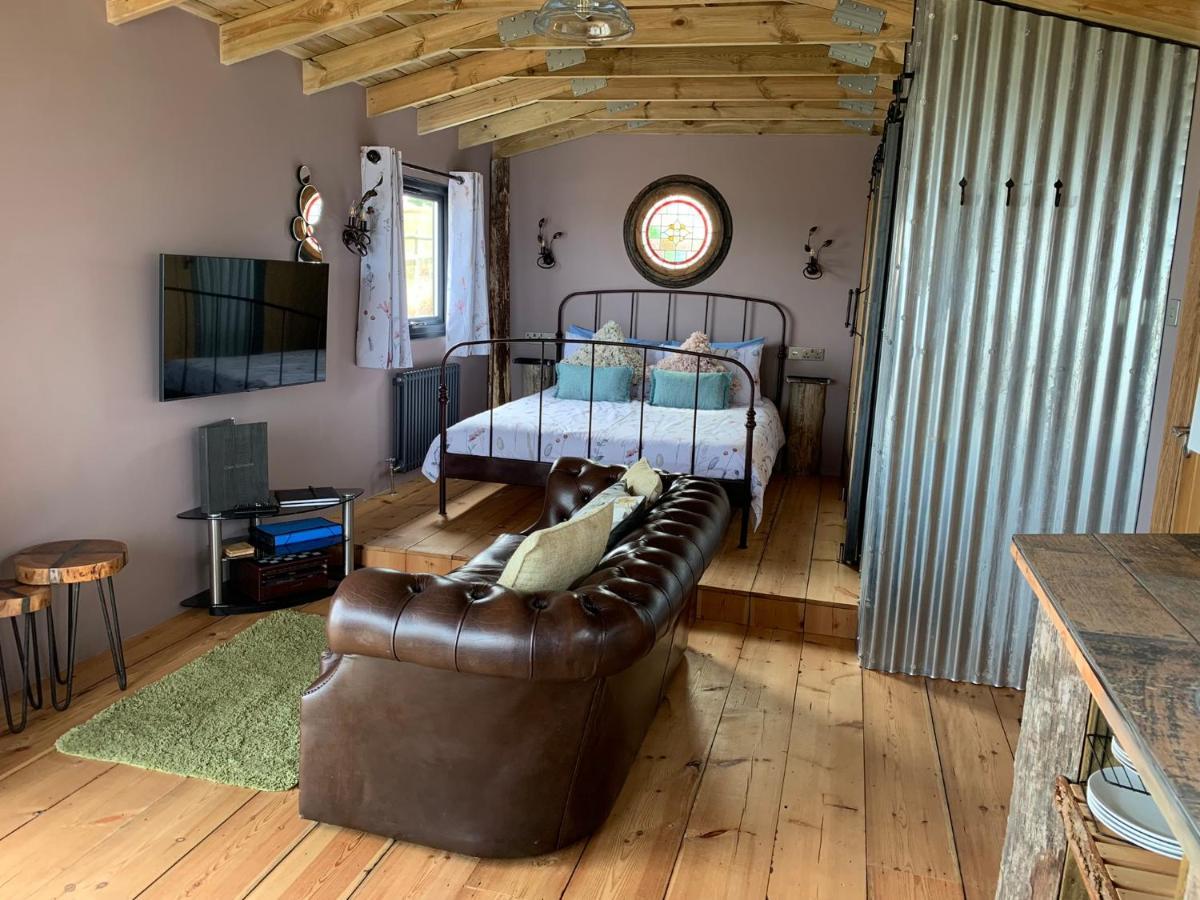Byre Cottages & Log Cabin Cardigan Luaran gambar