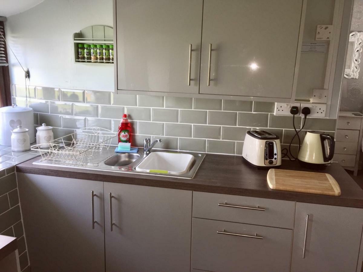 Byre Cottages & Log Cabin Cardigan Luaran gambar